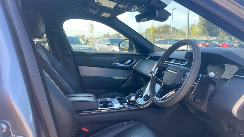 Land Rover Range Rover Velar 3.0 D300 MHEV R-Dynamic SE 5dr Auto Diesel Estate